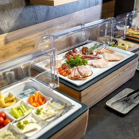 Отель Jufa - Self Check-in 3*