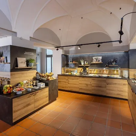 Отель Jufa - Self Check-in Юденбург