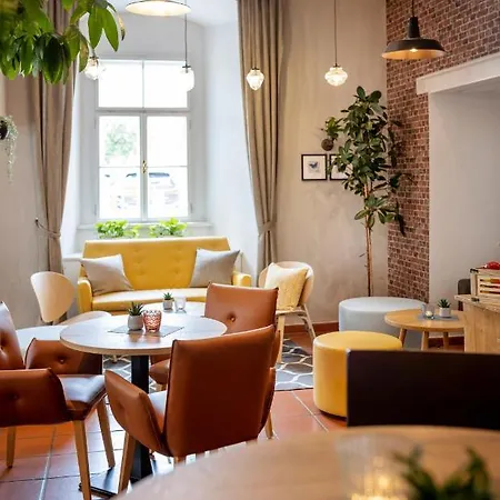 Jufa - Self Check-in Юденбург