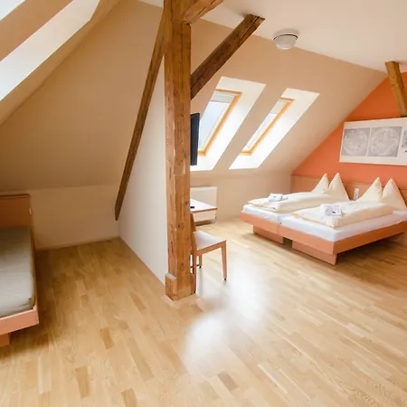 Отель Jufa - Self Check-in Юденбург