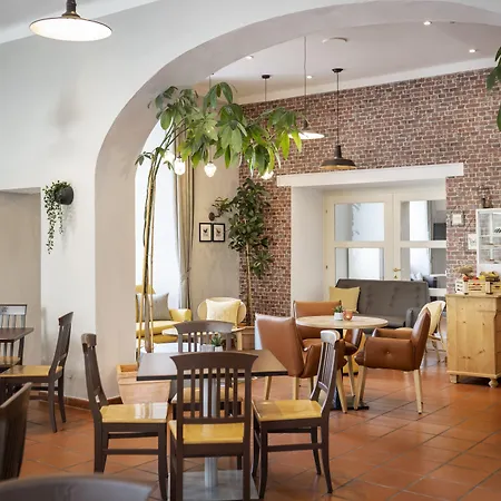 Отель Jufa - Self Check-in Юденбург