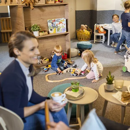 Отель Jufa - Self Check-in Юденбург