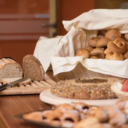 Jufa - Self Check-in Отель