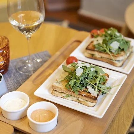 Jufa - Self Check-in 3*