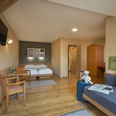Jufa Hotel 3*