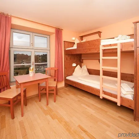 Jufa - Self Check-in Отель Юденбург