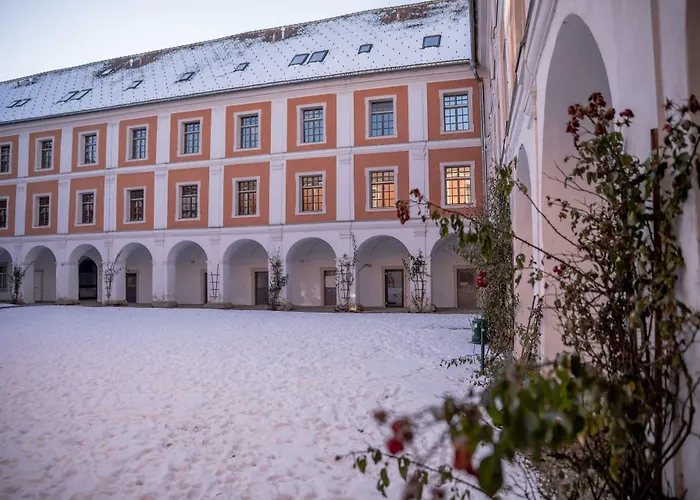 Jufa - Self Check-in Hotell